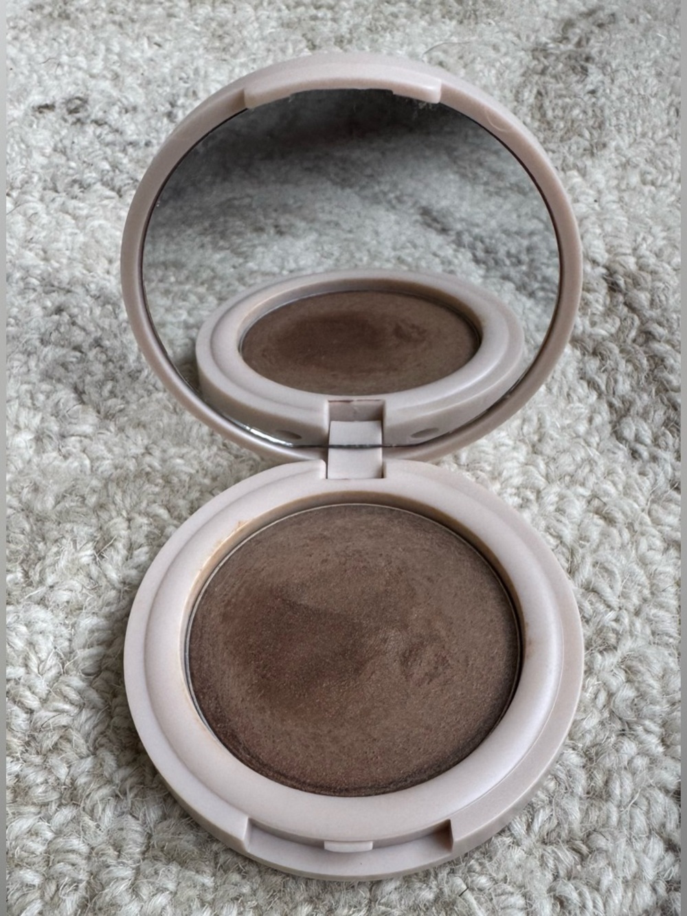 Jones Road Limited Edition Illuminator Compact In Antique Bronze - Picture 3 of 4